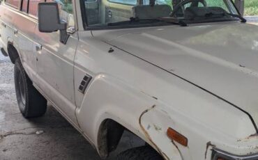 Toyota-land-cruiser-1983-white