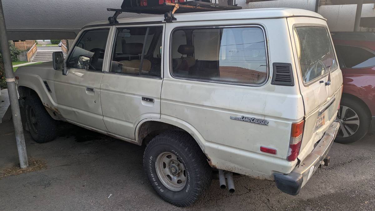 Toyota-land-cruiser-1983-white-4