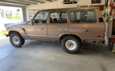 Toyota-land-cruiser-1985-brown-3