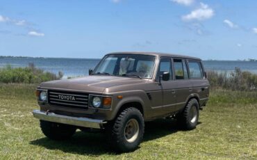 Toyota-land-cruiser-1985-brown