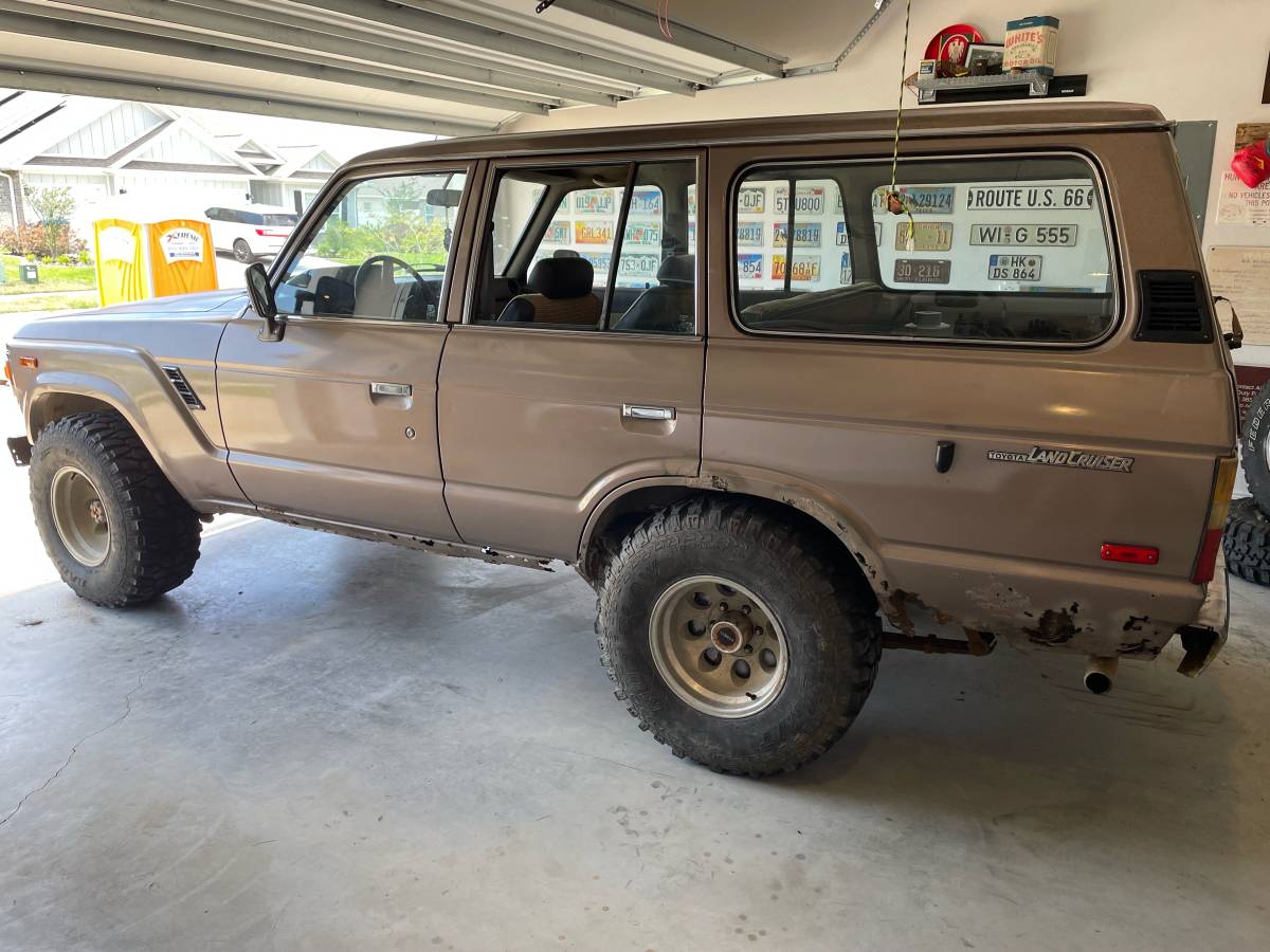 Toyota-land-cruiser-1985-brown-4