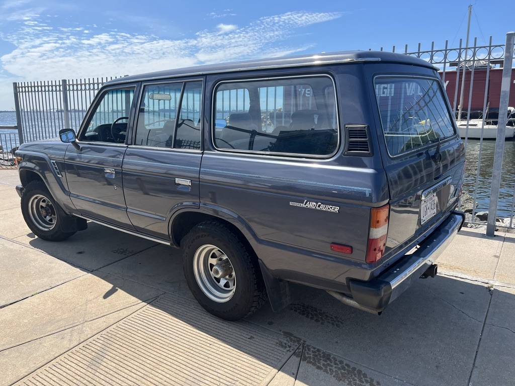 Toyota-land-cruiser-1987-blue-1