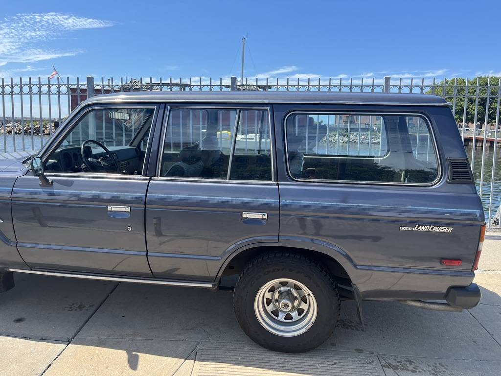 Toyota-land-cruiser-1987-blue-3