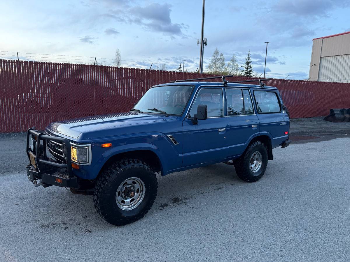 Toyota-land-cruiser-1989-blue