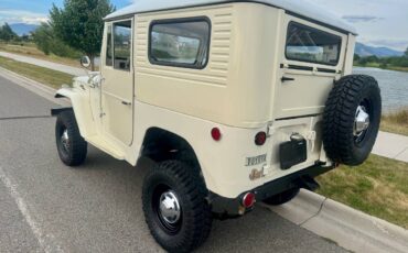 Toyota-land-cruiser-fj40-1965-white-2