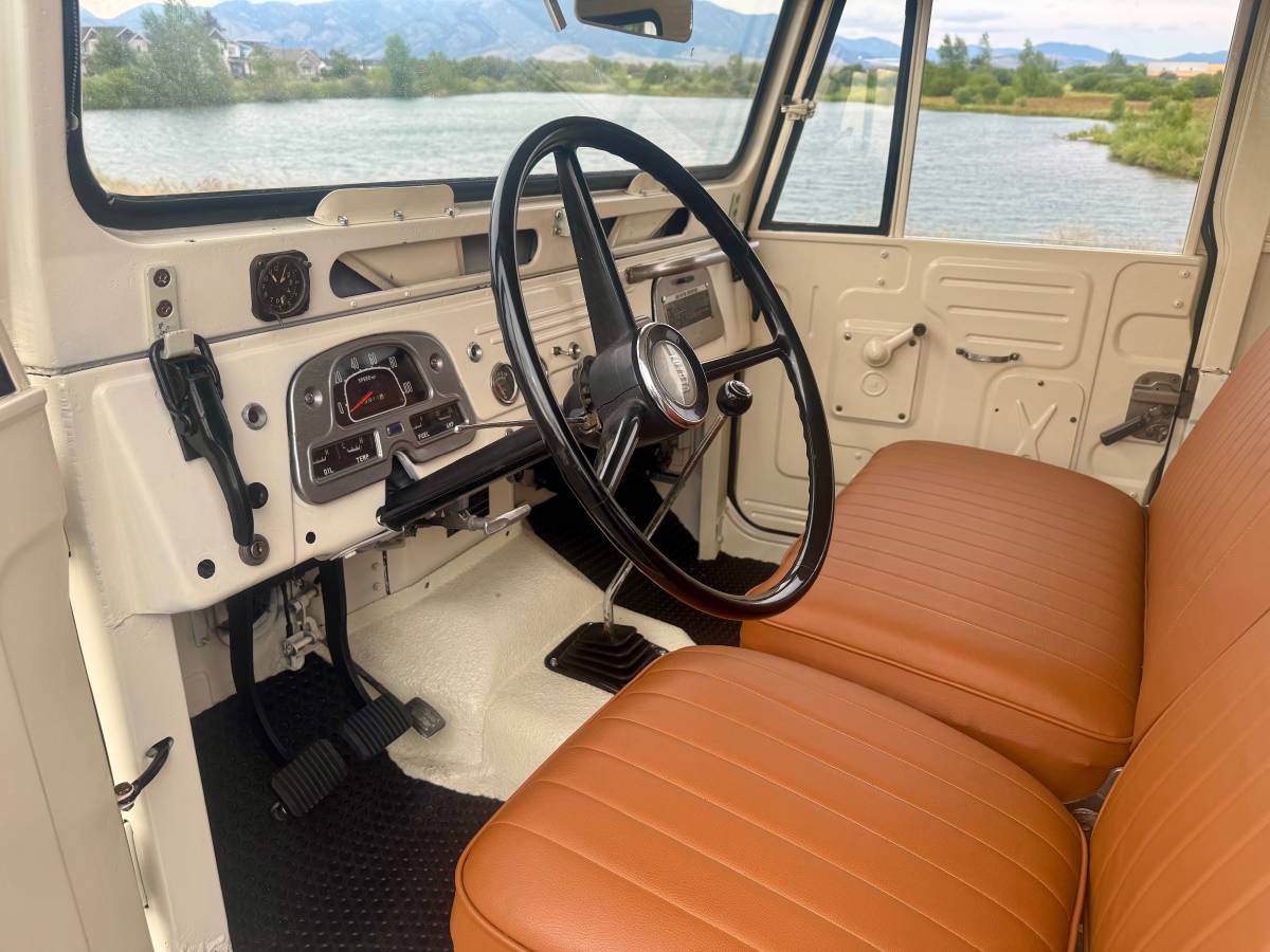 Toyota-land-cruiser-fj40-1965-white-5