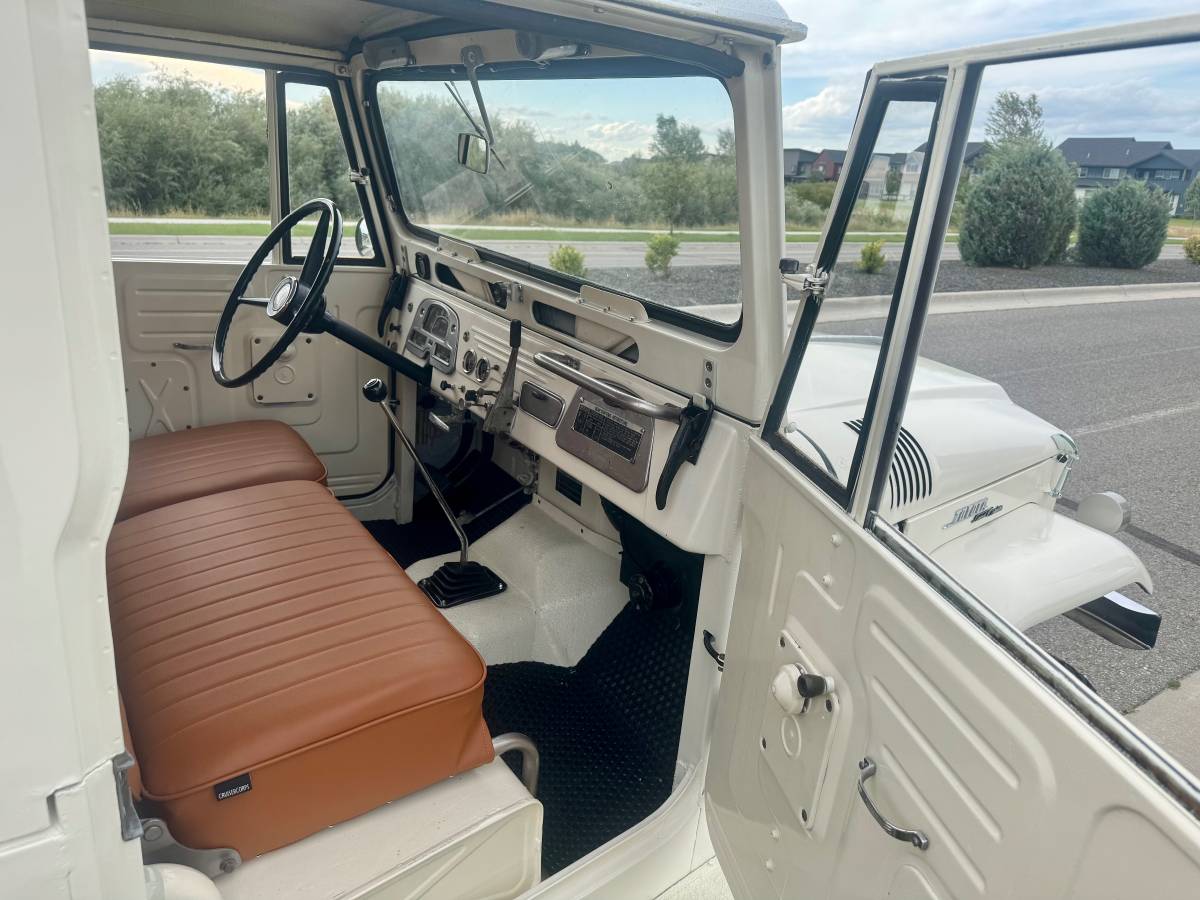 Toyota-land-cruiser-fj40-1965-white-7
