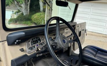 Toyota-land-cruiser-fj40-1974-10