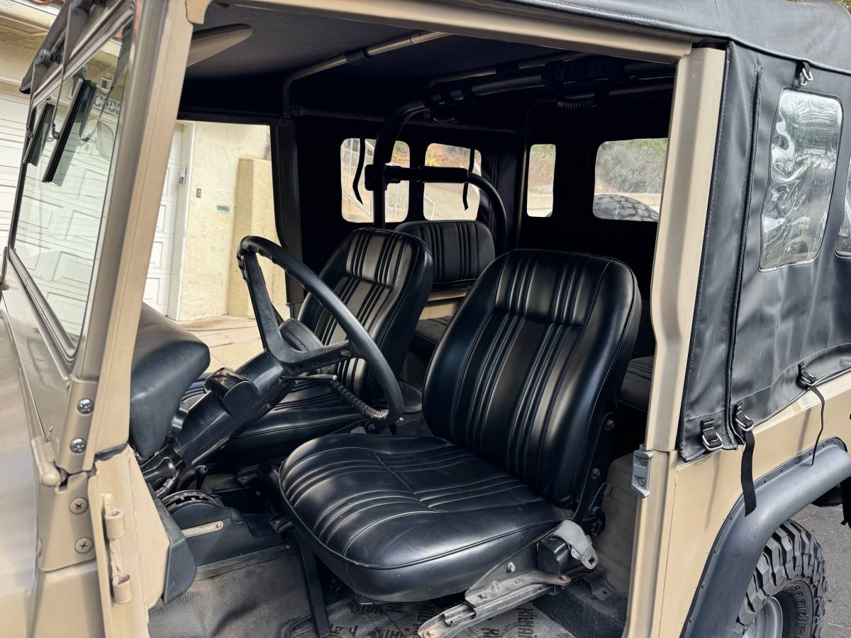 Toyota-land-cruiser-fj40-1974-11