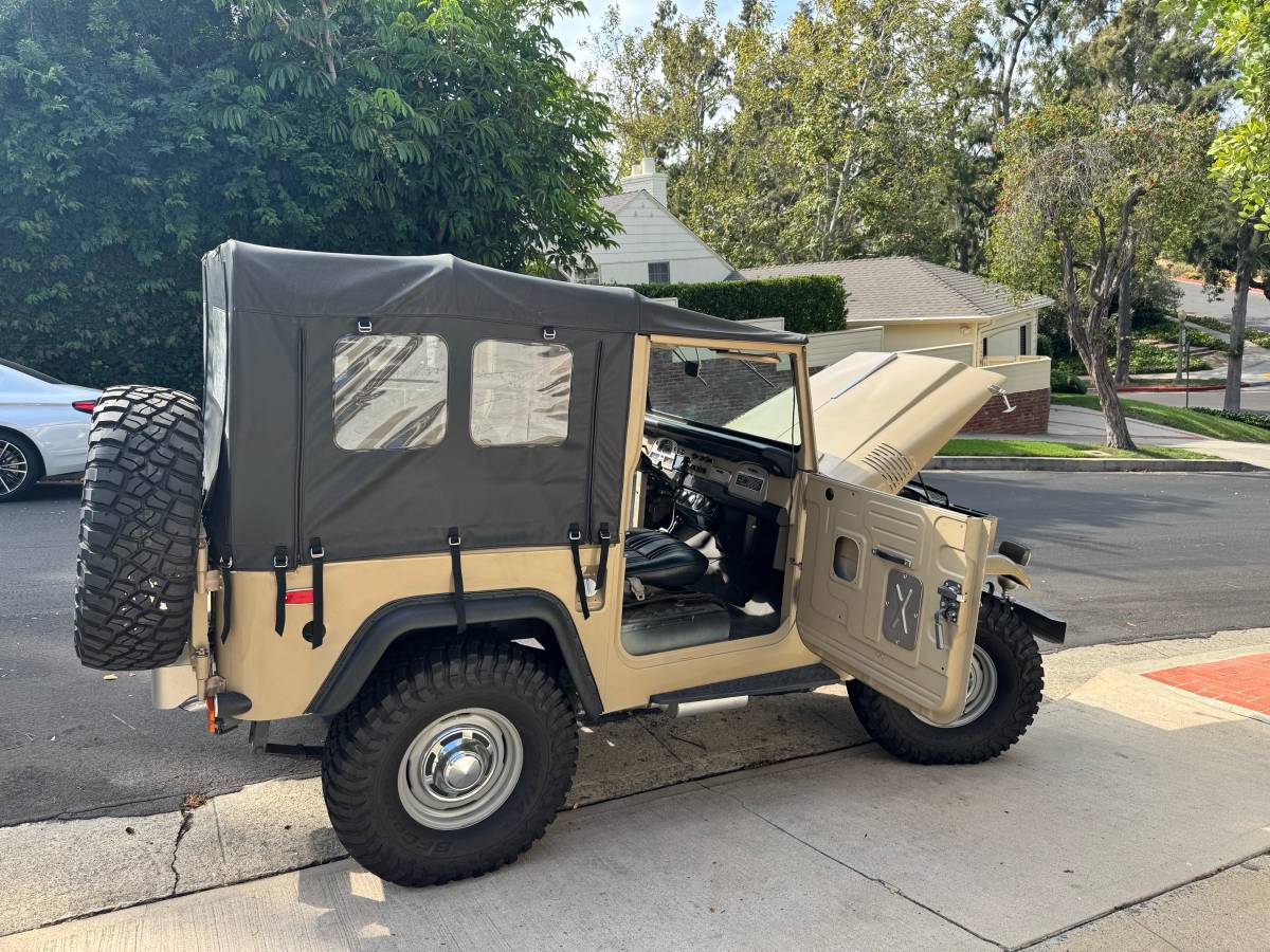 Toyota-land-cruiser-fj40-1974-16