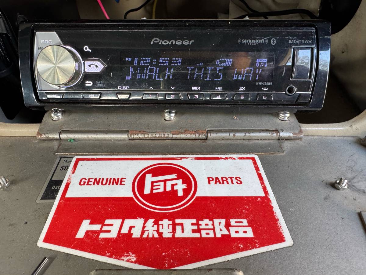 Toyota-land-cruiser-fj40-1974-18