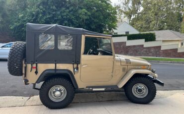 Toyota-land-cruiser-fj40-1974-2