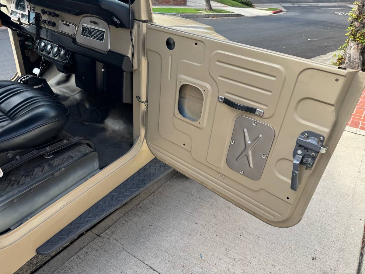 Toyota-land-cruiser-fj40-1974-6