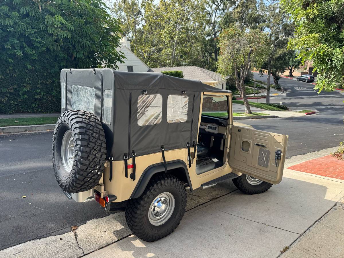 Toyota-land-cruiser-fj40-1974-7