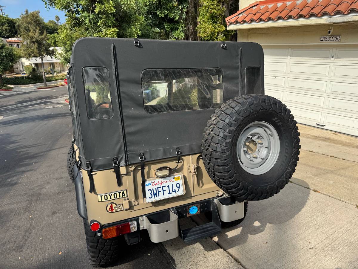 Toyota-land-cruiser-fj40-1974-8