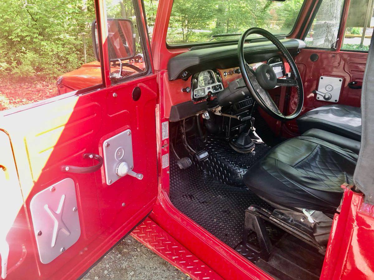 Toyota-land-cruiser-fj40-1975-10