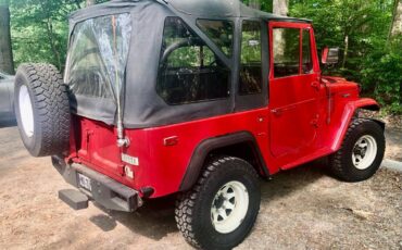 Toyota-land-cruiser-fj40-1975-2