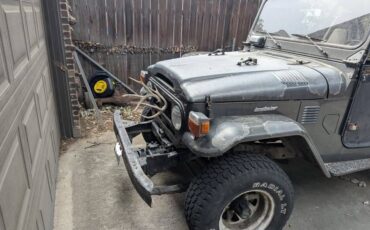Toyota-land-cruiser-fj40-1976-5