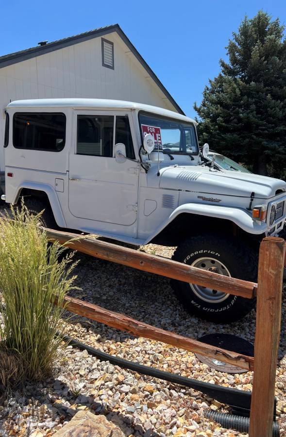 Toyota-land-cruiser-fj40-1980-white-1