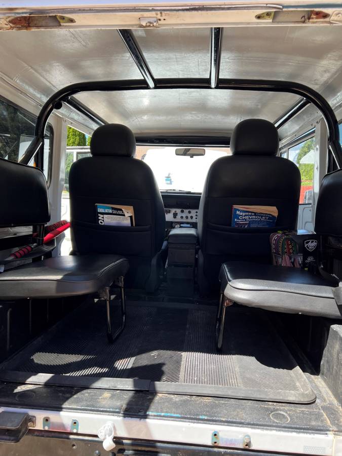 Toyota-land-cruiser-fj40-1980-white-5