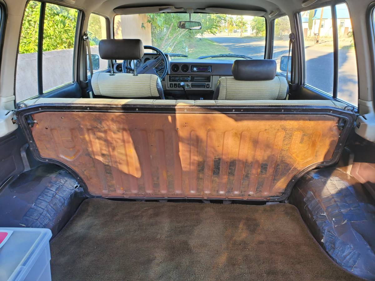 Toyota-land-cruiser-fj60-1985-brown-18