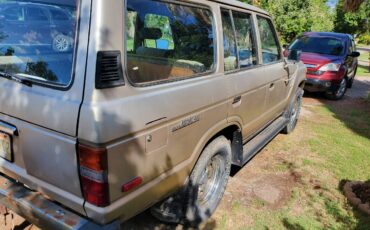 Toyota-land-cruiser-fj60-1985-brown-6