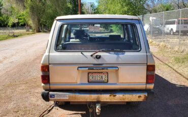 Toyota-land-cruiser-fj60-1985-brown-9