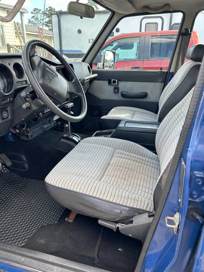 Toyota-land-cruiser-gx-1988-blue-6