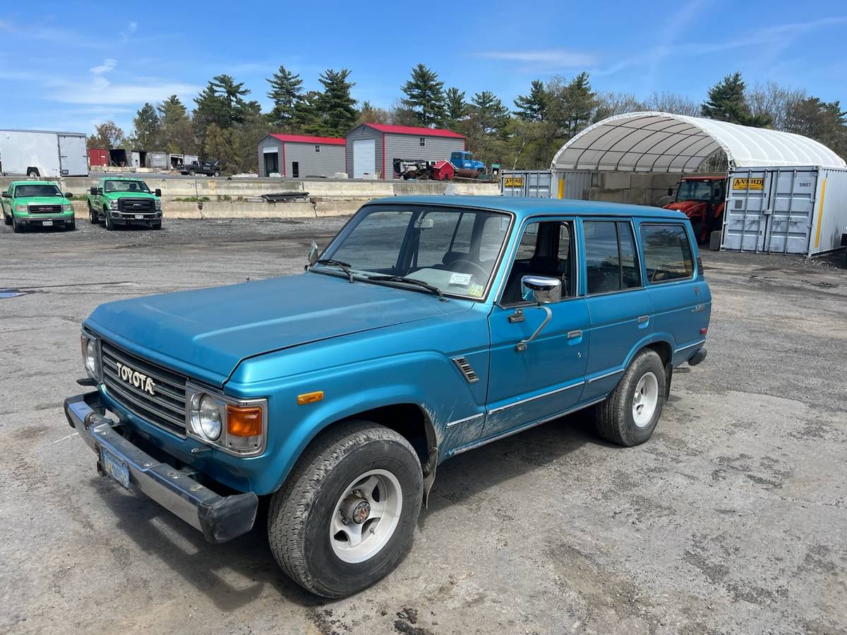 Toyota-landcruiser-1984-blue-1