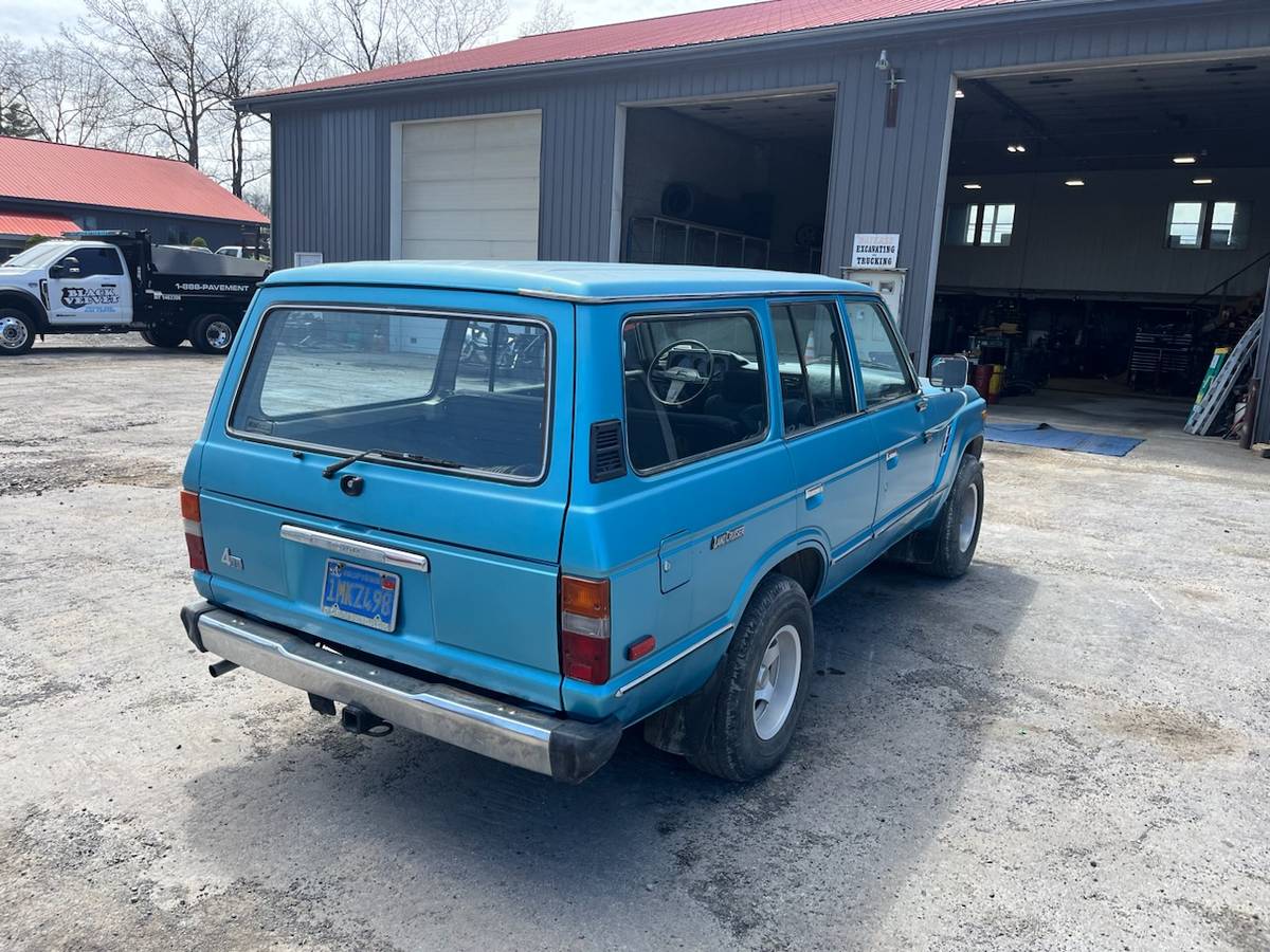 Toyota-landcruiser-1984-blue-3