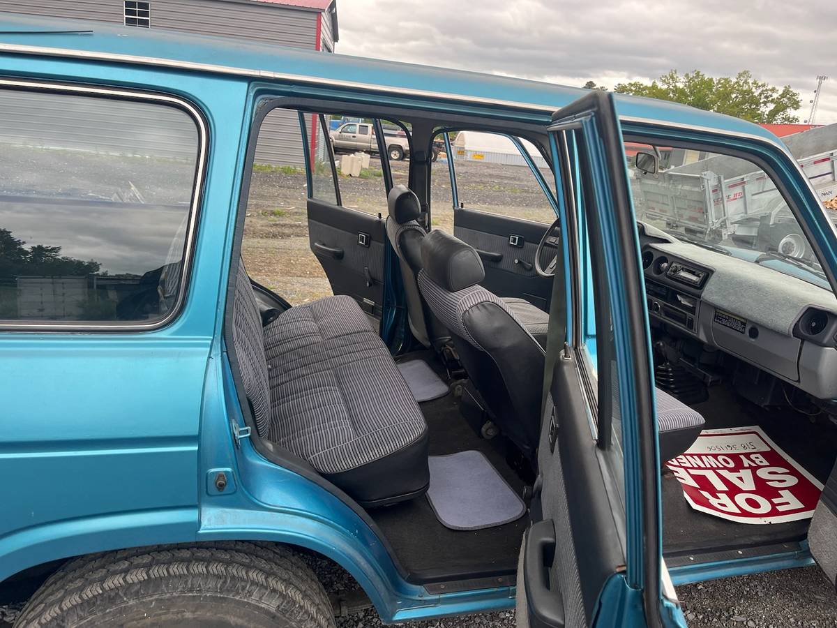 Toyota-landcruiser-1984-blue-8