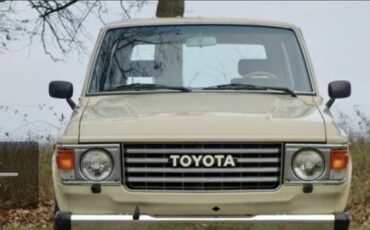 Toyota-landcruiser-1986-custom