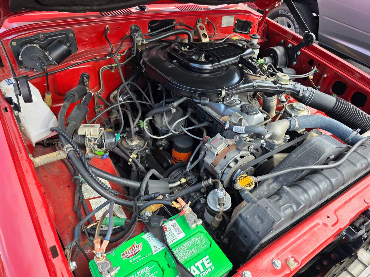 Toyota-landcruiser-1986-red-5