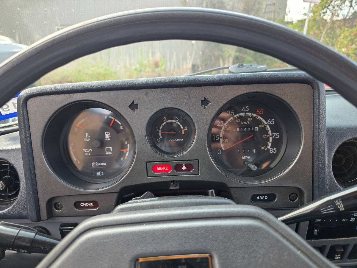 Toyota-landcruiser-1986-red-9