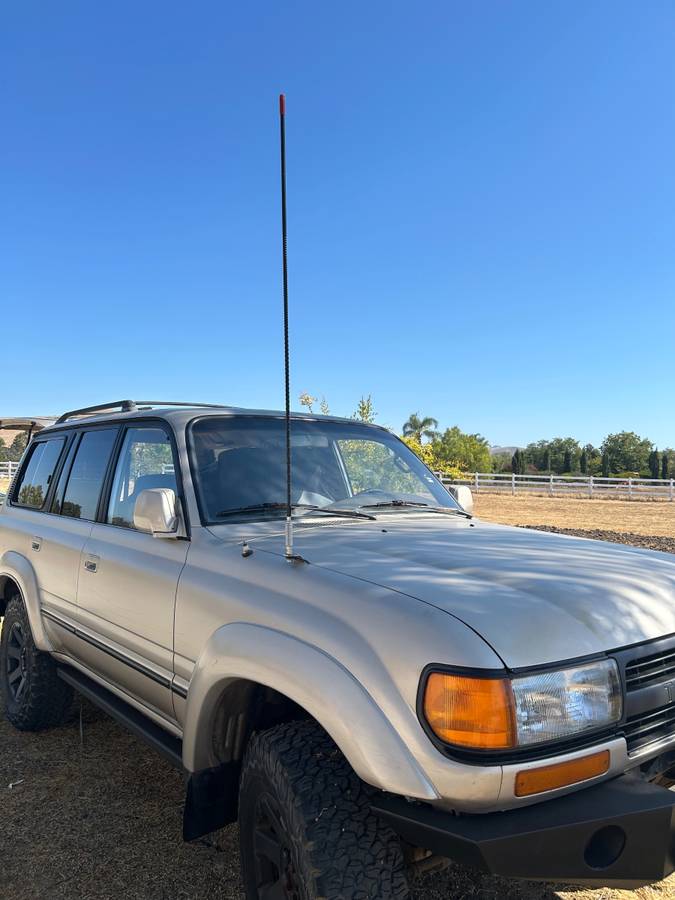 Toyota-landcruiser-1992-silver-3