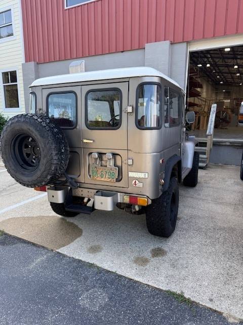 Toyota-landcruiser-fj40-1978-custom-2