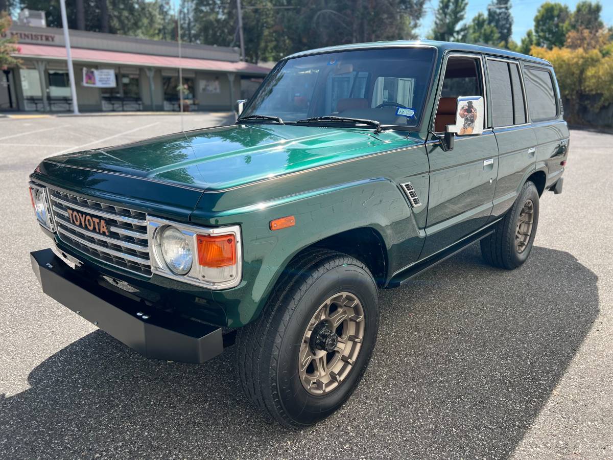 Toyota-landcruiser-fj60-1982-green-1