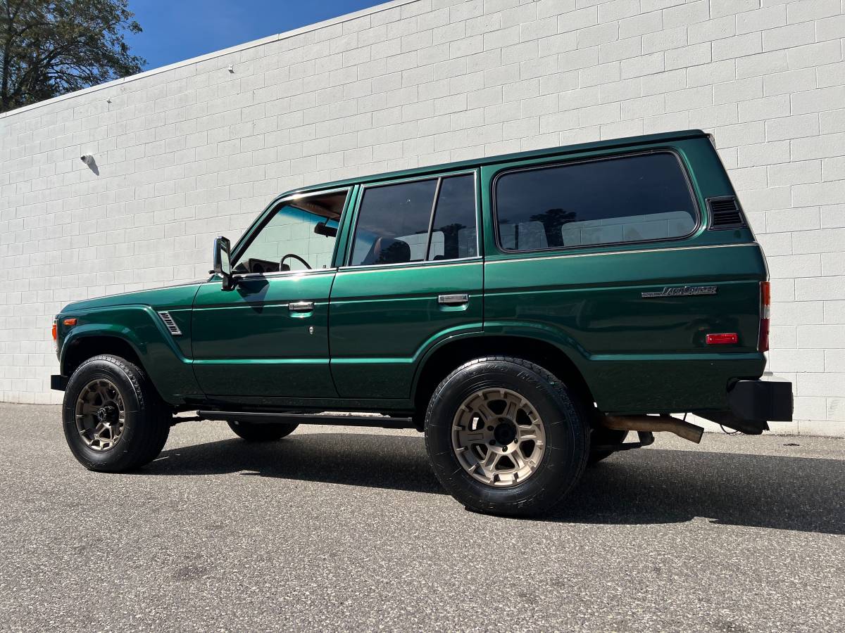 Toyota-landcruiser-fj60-1982-green-12