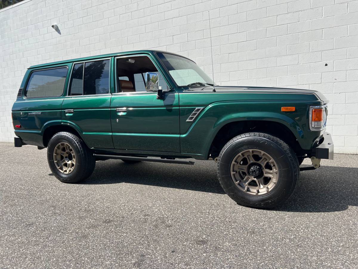 Toyota-landcruiser-fj60-1982-green-14