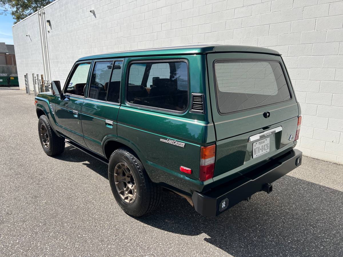 Toyota-landcruiser-fj60-1982-green-16