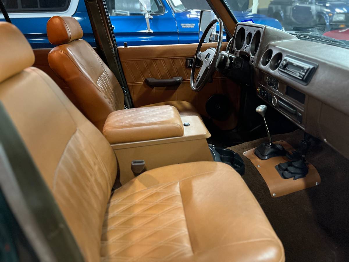 Toyota-landcruiser-fj60-1982-green-22