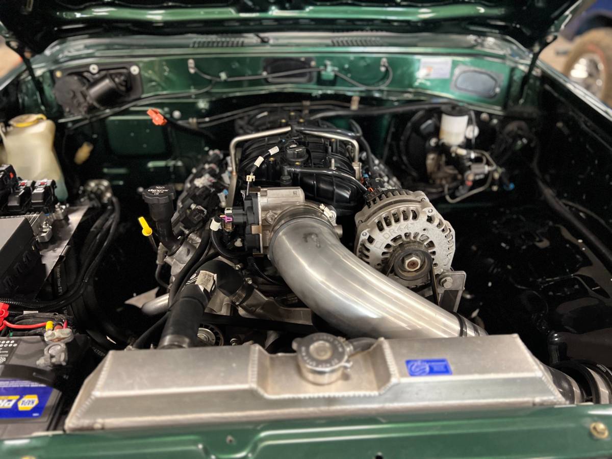 Toyota-landcruiser-fj60-1982-green-23