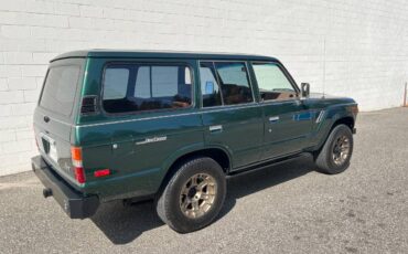 Toyota-landcruiser-fj60-1982-green-3