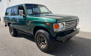 Toyota-landcruiser-fj60-1982-green