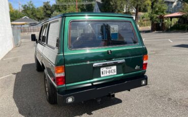 Toyota-landcruiser-fj60-1982-green-7