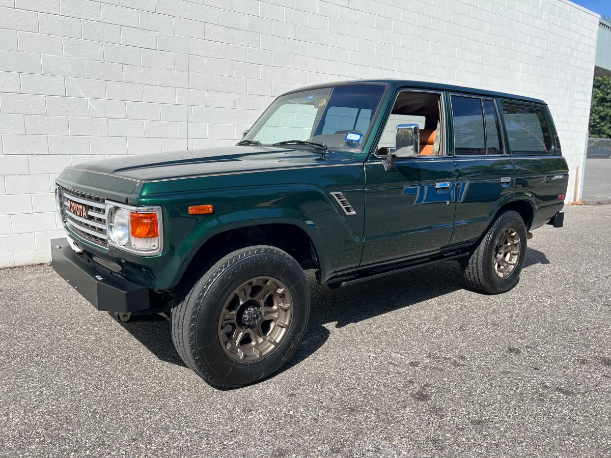Toyota-landcruiser-fj60-1982-green-8
