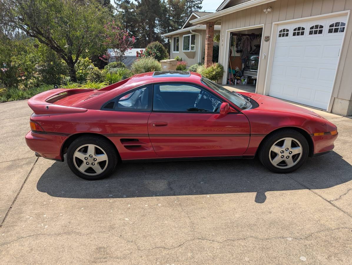 Toyota-mr2-1991-red-3