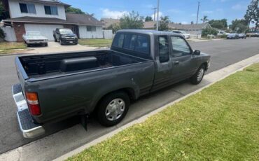 Toyota-pick-up-1990-grey-10