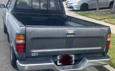Toyota-pick-up-1990-grey-11