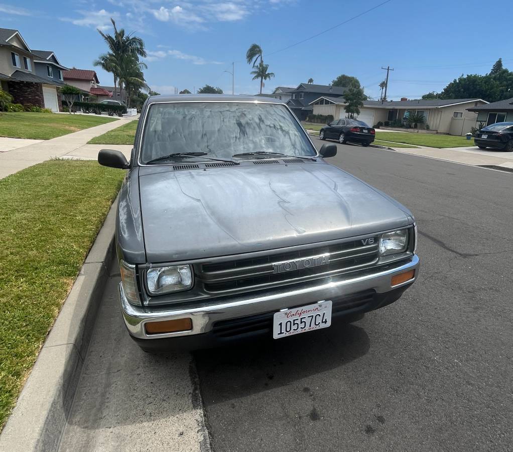 Toyota-pick-up-1990-grey-2